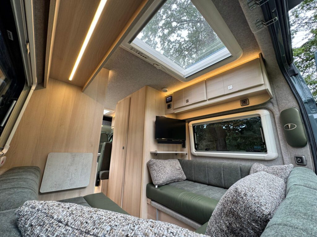 5b69ff57-cf0b-443d-9f36-f4fb6dd70150-1920x1440