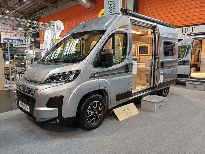 vantage-cub-2026-model-935